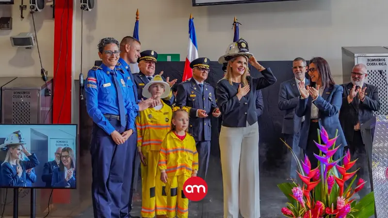 Presidenta ordena fortalecer atención prehospitalaria en 25 estaciones de Bomberos en todo el país