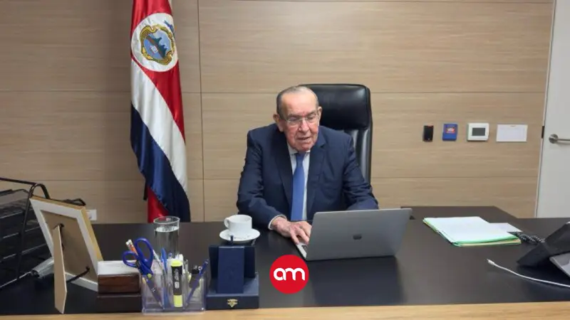 Rodrigo Arias regresa al plenario tras más de mes y medio de ausencia