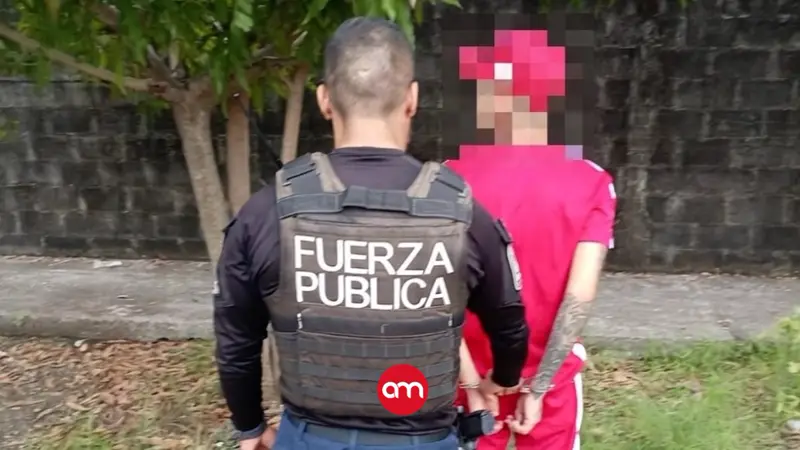Policía captura joven con arma que tenía denuncia por robo de una municipalidad
