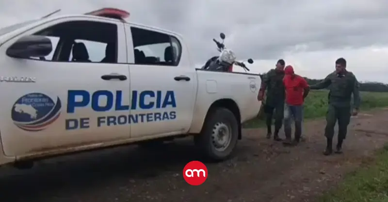 Nicaragüense en condición migratoria irregular detenido cuando viajaba en moto robada por Upala