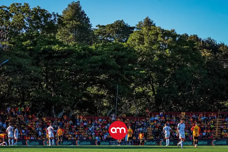 Herediano saca victoria polémica ante el cuadro de Puntarenas