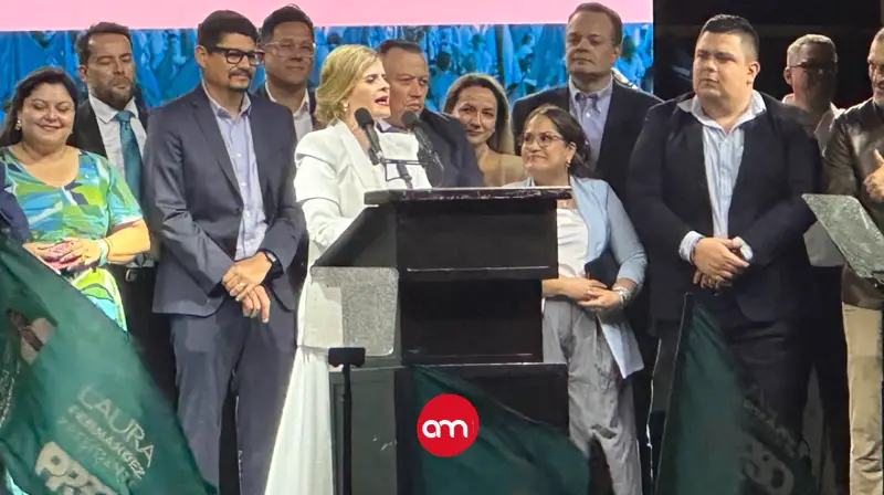 Laura Fernández explica qué es la "Tercera República"