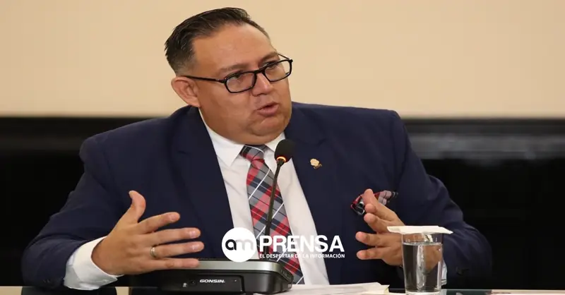 Diputado del PUSC advierte que Laura Fernández le dará una "cachimbiada" a los demás partidos en las elecciones