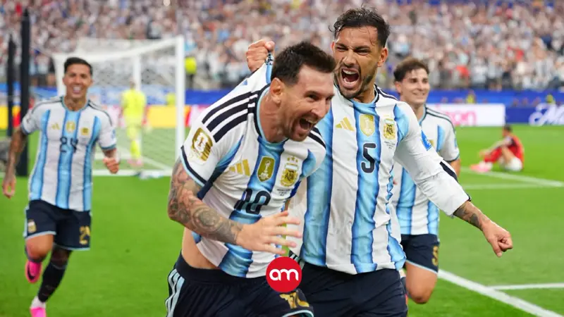 Messi hizo historia y Romero selló la clasificación de Argentina