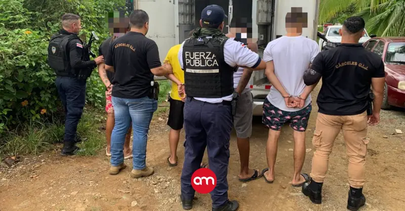 Detenidos por venta de drogas cuatro hombres en Osa: OIJ les decomisó importante armamento
