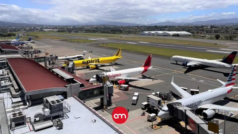 Récord de incidentes con rayos láser pone en alerta al Aeropuerto Juan Santamaría