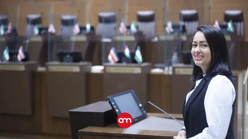 Diputada se niega a disculparse por llamar “damas de compañía” a Claudia Dobles y Abril Gordienko