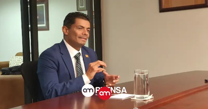Corte sanciona al fiscal general Carlo Díaz por conflicto de intereses con subalterna