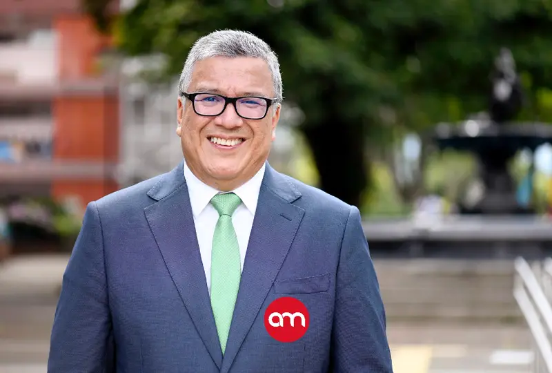 Acusan al rector de la UCR por presunto incumplimiento de deberes