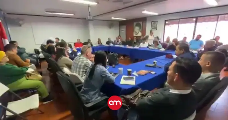 Dirigencia de ANEP en encerrona para fijar prioridades de lucha tras gane de Laura Fernández