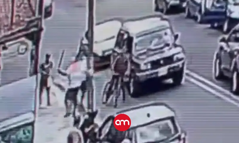 Video capta momento en que hombre ataca con machete a otro y desata el caos en Orosi