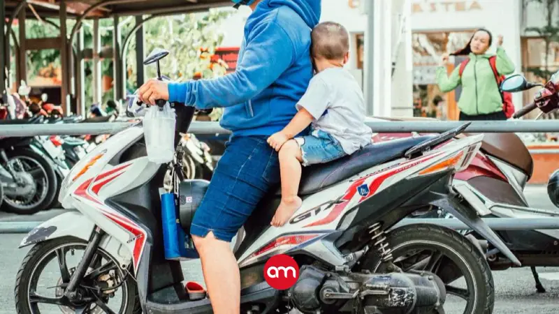 Piden aumentar edad mínima para niños que viajan en motocicletas tras aumento de quemaduras