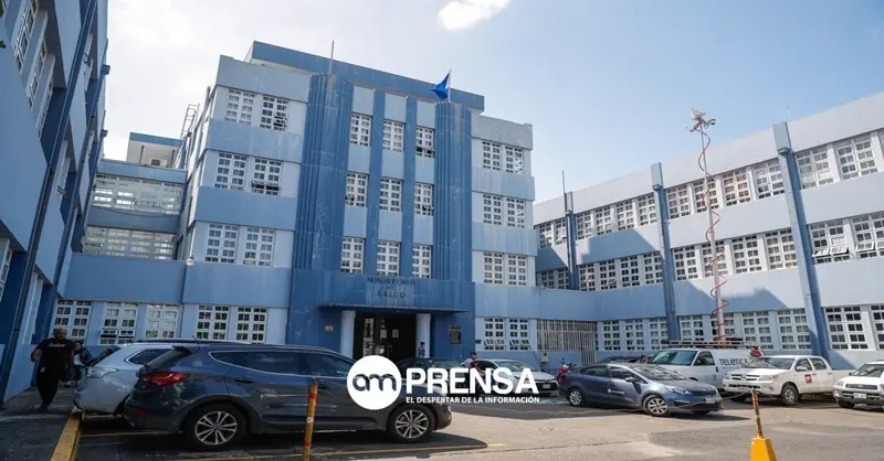 Costa Rica en alerta: escasez de especialistas limita atención médica en fin de año