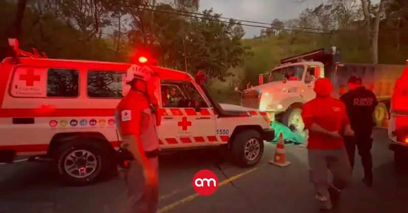 Choque de vagoneta y moto deja una trágica escena de muerte en San José
