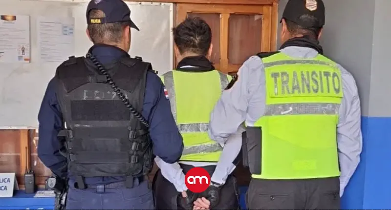 ¡Falso oficial! Detienen a hombre que se hacía pasar por policía de Tránsito en Tibás