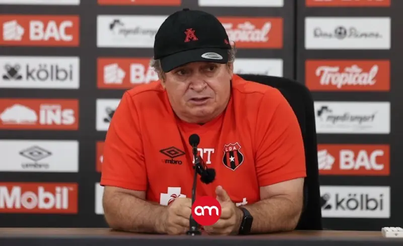 "Macho" Ramirez renuncia como técnico de Alajuelense tras fracaso en el campeonato nacional