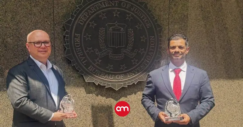 FBI da reconocimiento a Carlo Díaz por ejempla liderazgo, integridad y firme compromiso con la justicia