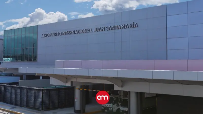 Aeropuerto Juan Santamaría gana premio internacional por rescatar abejas y proteger la biodiversidad