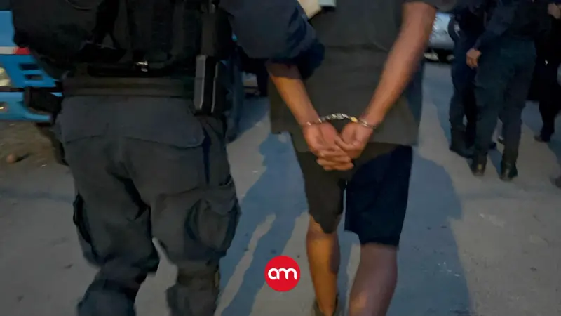 (Video) Decenas de policías toman La Carpio: Capturas, armas y drogas decomisadas