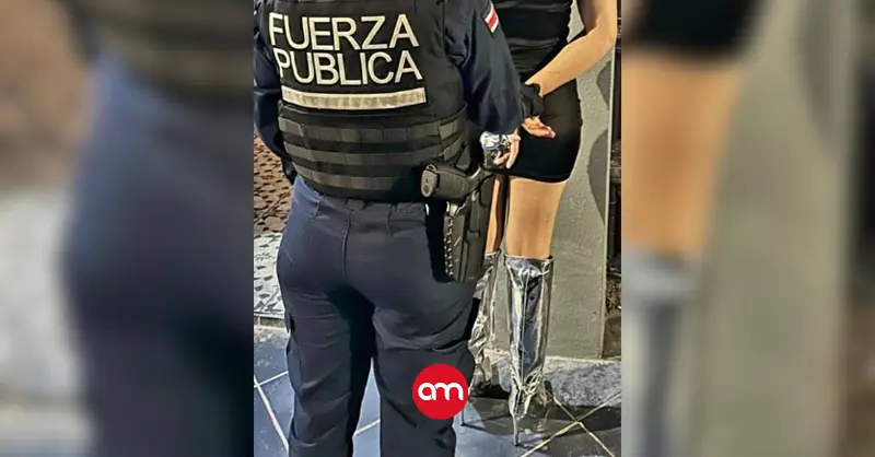 Una “diva” de vestido negro y botas plateadas termina presa y esposada por la policía