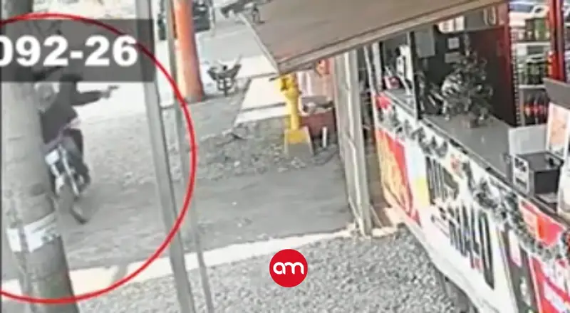 Sicarios quedaron grabados cuando ejecutaban a hombre en el local que trabajaba