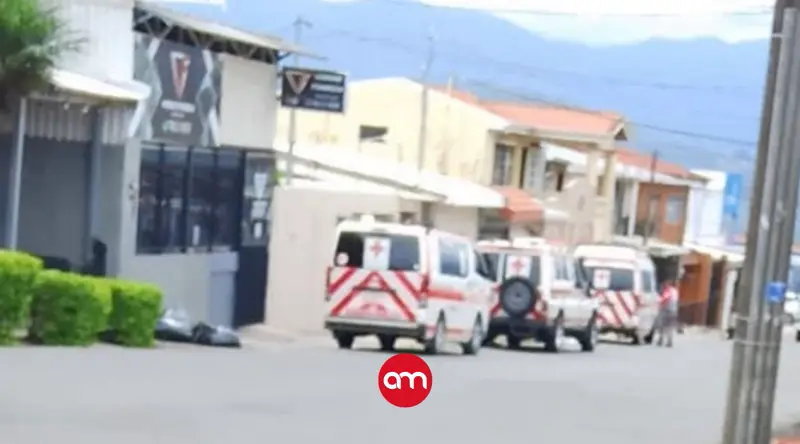 Otras tres personas trasladadas de urgencia al hospital tras ataque de abejas en Cartago