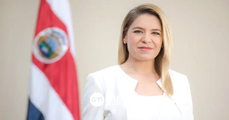 Claudia Dobles sorprende en campaña: suma el respaldo del partido ligado al Calderonismo