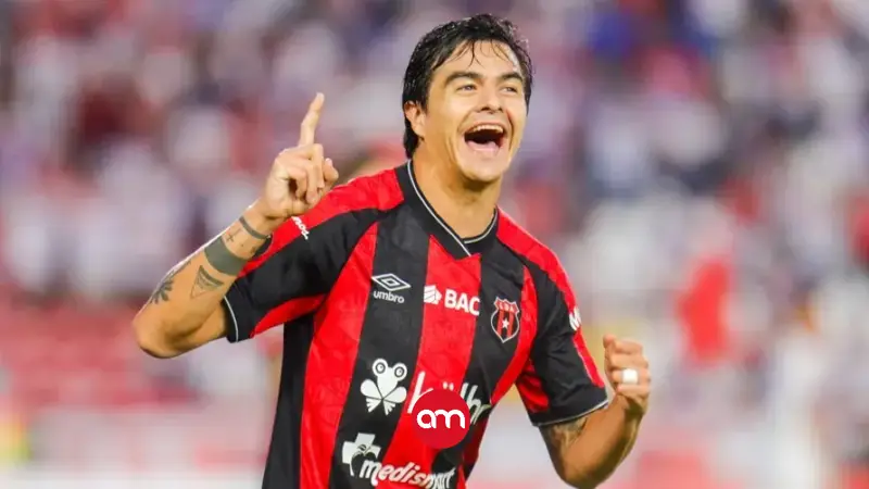 Del título al portazo: Alajuelense corta a Diego Campos días después de salir campeón