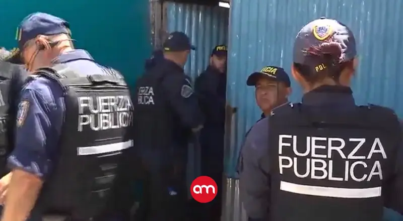 (Fotos) Niña de 9 años hallada sola en un búnker durante operativo policial en Cartago
