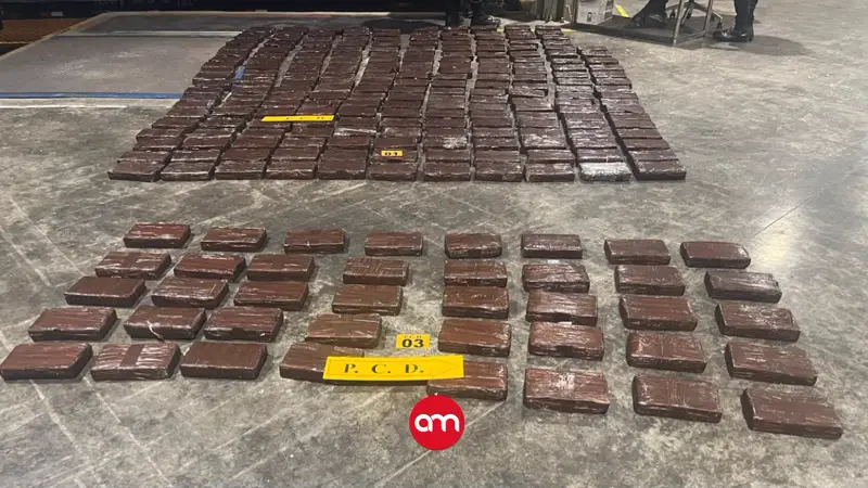 Policía cae junto a siete trabajadores con 256 paquetes de cocaína dentro de terminal de Moín