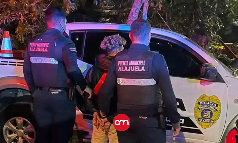 Aceleró para escapar del retén… pero la policía terminó descubriendo su grave secreto