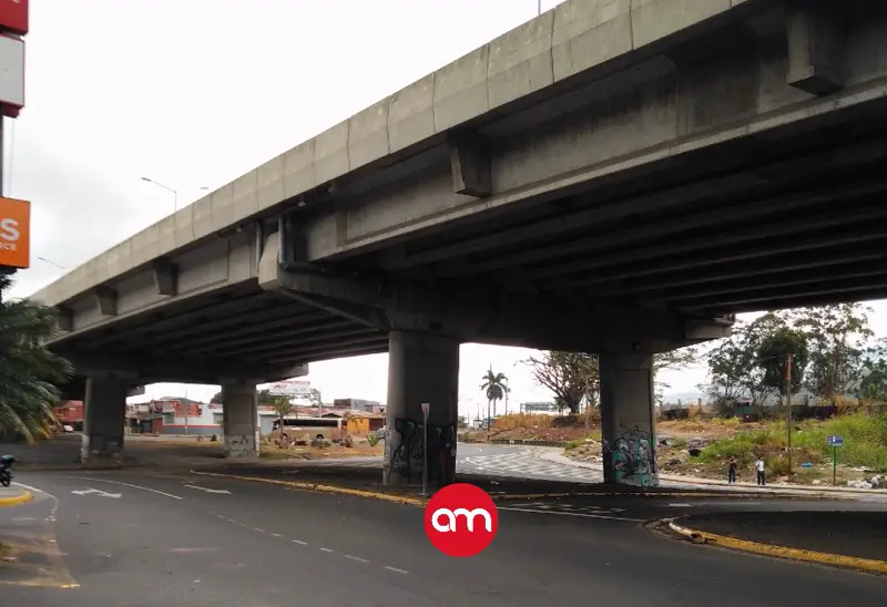 Pleito entre conductores termina a balazos en plena rotonda: un herido