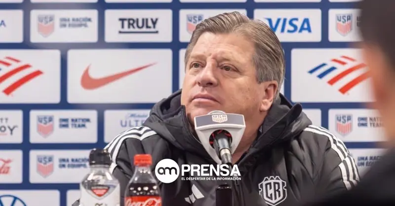 Piojo Herrera deja Costa Rica tirando dardos: “Me juzgaron como si fuera un criminal”