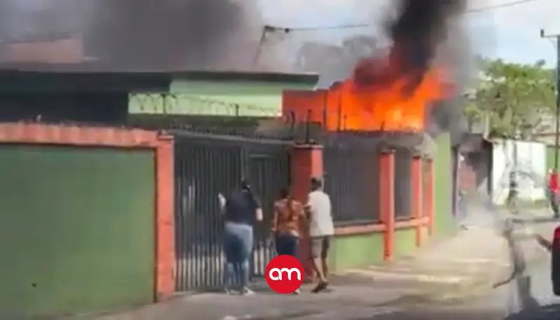 Cifra de fallecidos en incendio en Zapote aumenta a cuatro: Bomberos confirman muerte de un menor más