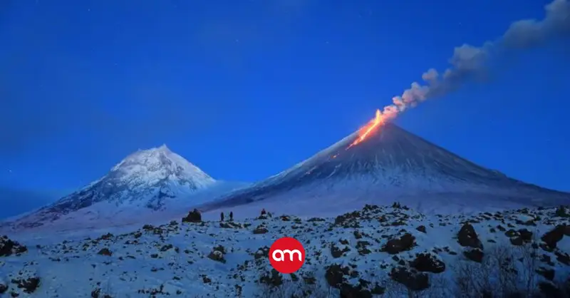 Volcán Kliuchevskoi entra en erupción tras potente terremoto de magnitud 8,8 en Rusia