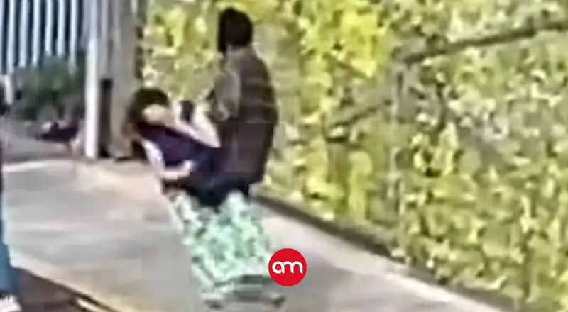 (Video) Habitante de calle da brutal golpe a mujer en San José: La policía lo detuvo