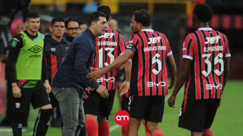 Rescalvo saca pecho tras remontada de Alajuelense: "Fue una victoria muy trabajada y merecida "