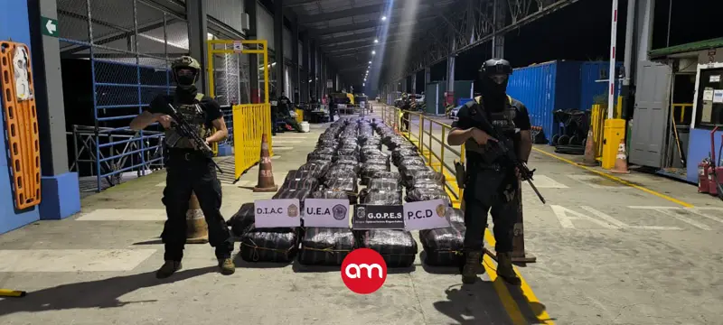Operativo en altamar apoyado por la DEA permite decomiso de gran cargamento de marihuana