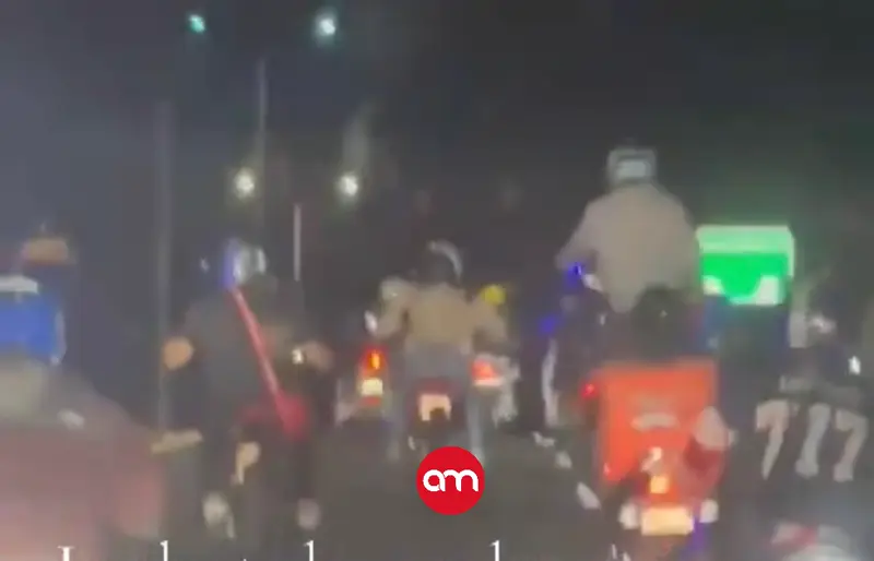 Motociclistas desatan indignación tras bloquear ambulancia que trasladaba a niño en estado crítico