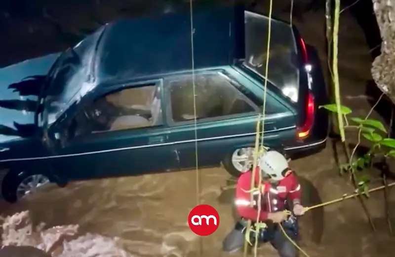 Carro cae a río en San Ramón y hallan un cuerpo horas después río abajo