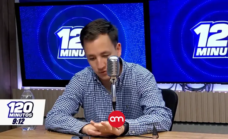 Carlos Serrano explota en pleno programa y abandona cabina tras bronca por Saprissa vs Liberia