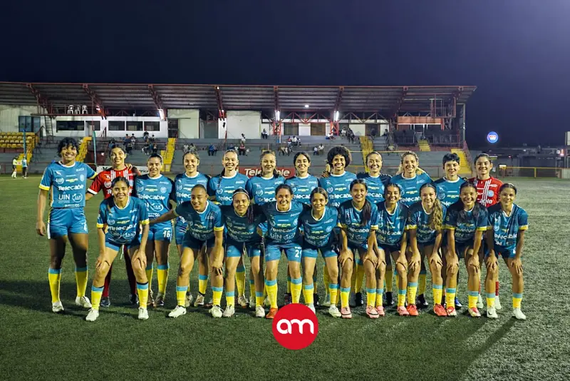 Polémica en el fútbol tico: Denuncian a árbitro por comentario racista