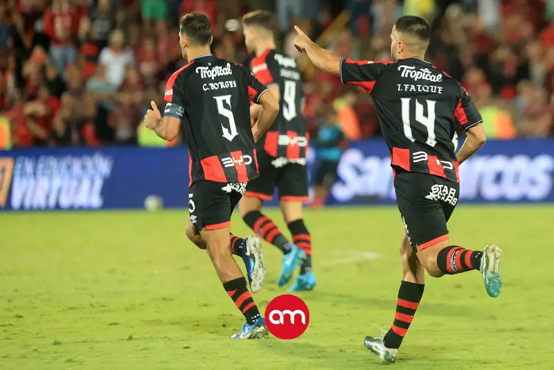 Se mueve Alajuelense tras perder la final: Javier Santamaría y otros jugadores fuera