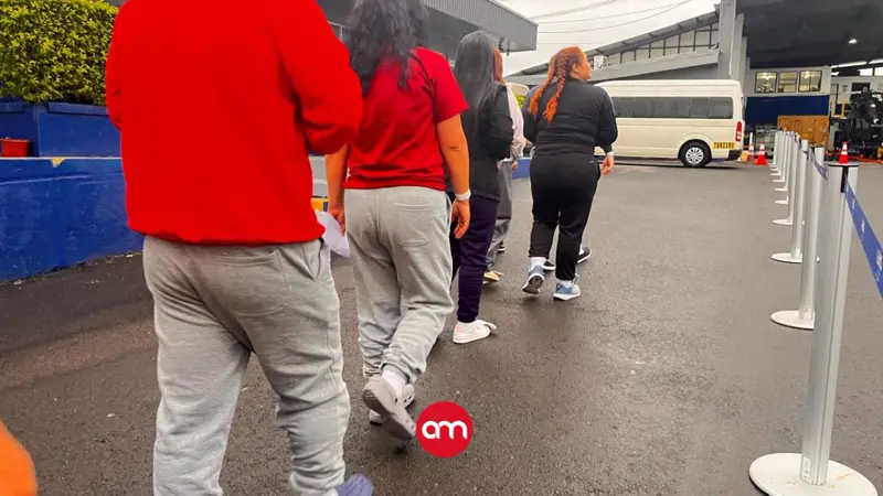 Costa Rica recibe nuevo grupo de migrantes deportados desde Estados Unidos