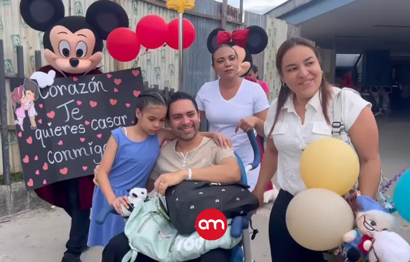 “¿Te quieres casar conmigo?”: el emotivo gesto de amor a sobreviviente de infarto tras salir del hospital