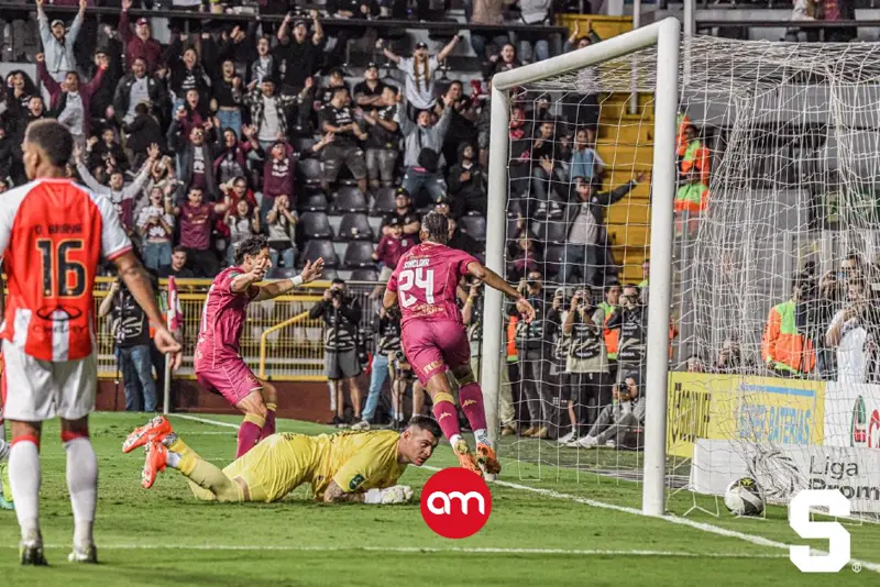 La Medforneta despega de nuevo con un gol de la bestia negra del Herediano don Orlando Sinclair