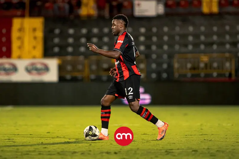 Joel Campbell en el ojo del huracán: entre dudas, críticas y un futuro incierto en Liga Deportiva Alajuelense