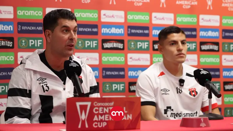 Rescalvo pone a Alajuelense en alerta antes de una prueba clave en El Salvador