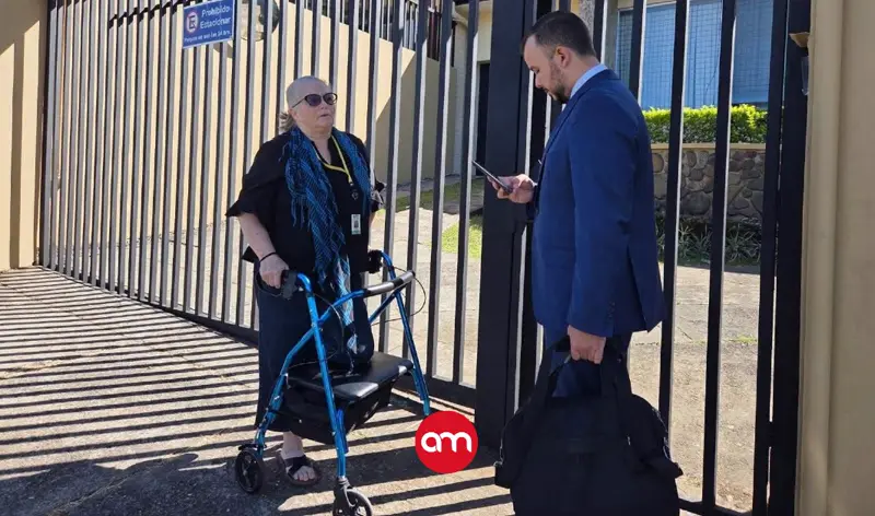Stella Chinchilla da la cara ante acusaciones y acude a ponerse a la orden de la Fiscalía