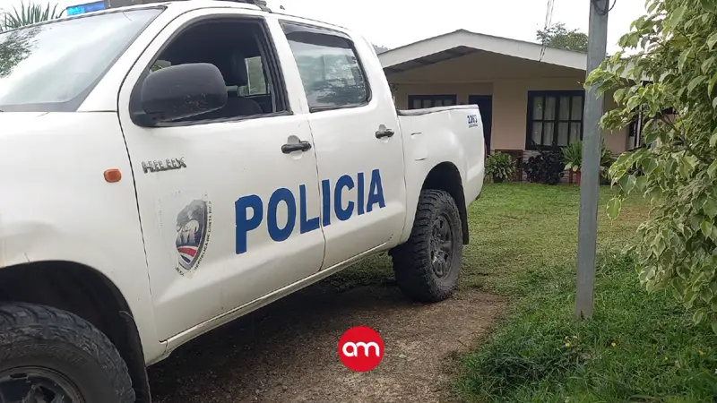 Aparece carro usado presuntamente por sicarios durante brutal crimen en Cartago: Policía rodea la casa